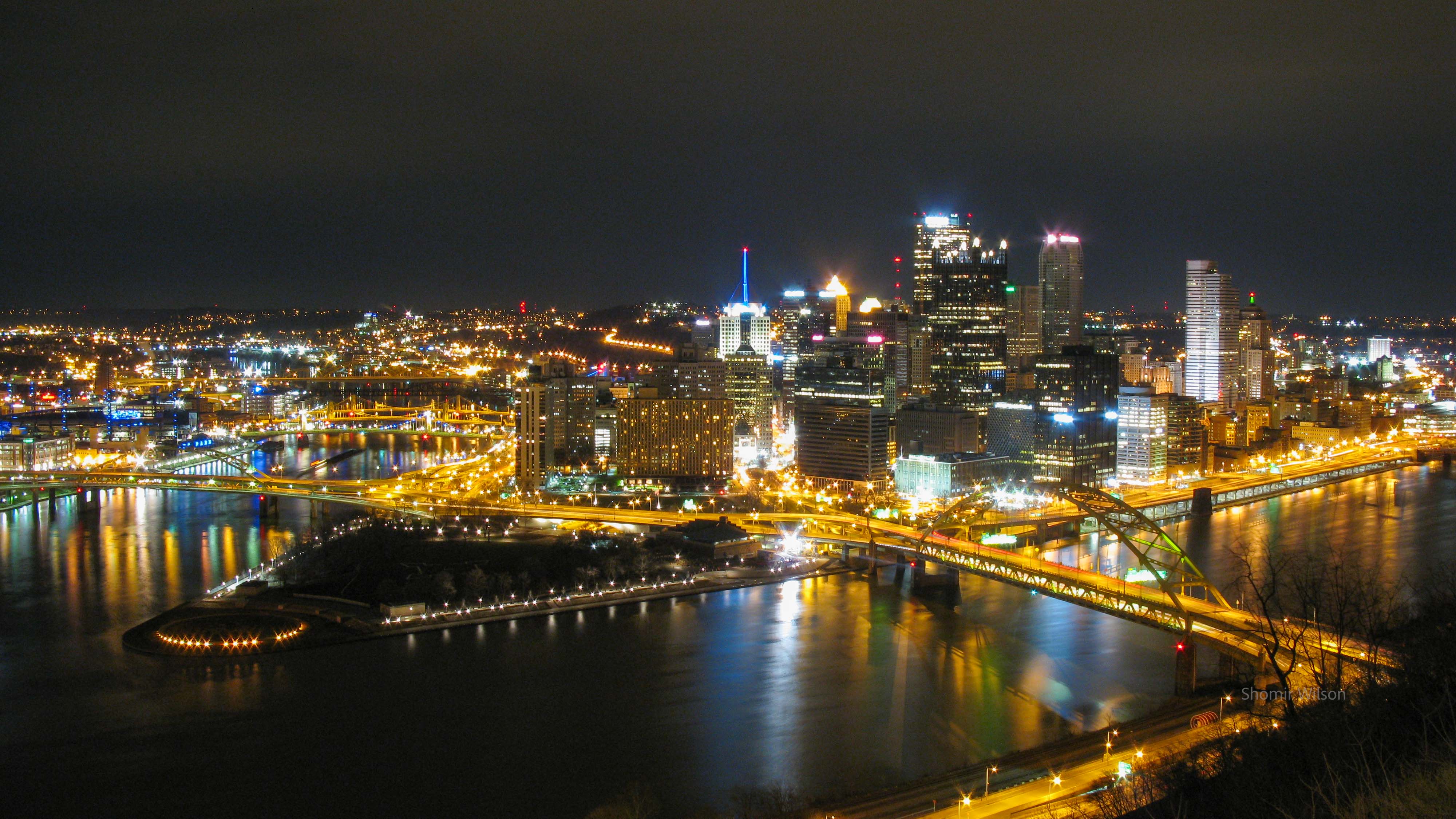 Pittsburgh skyscrapers at night from Mount Washington